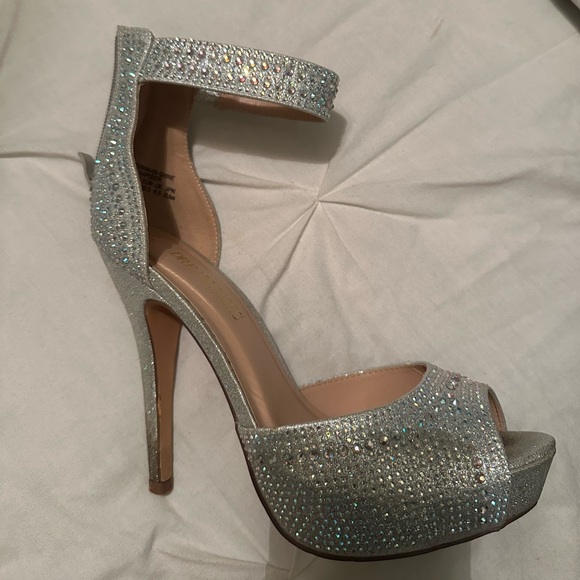 Prom/Homecoming Shoes - Picture 3 of 5